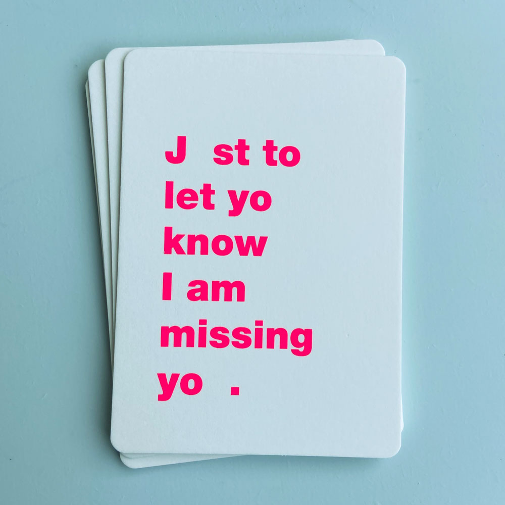 Zeefdruk wenskaart MISSING YOU - roze