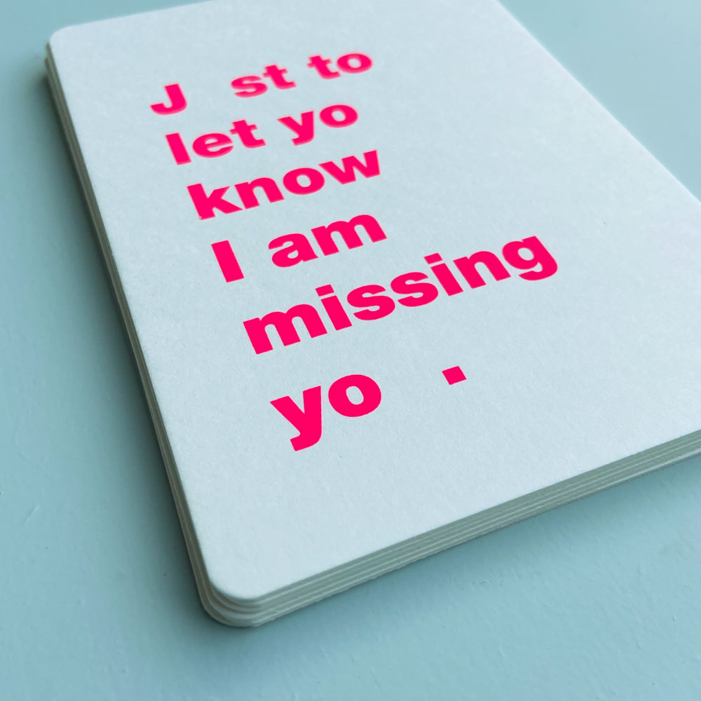 Zeefdruk wenskaart MISSING YOU - roze