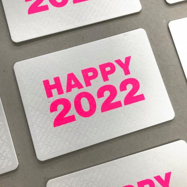 Nieuwjaarskaart HAPPY 2022 - wit karton
